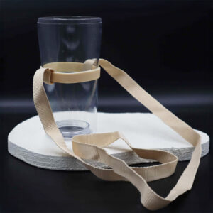 Tour de cou porte-gobelet - Couleur café crème - Mains libres - Pack Festivalier - Breizhilience.fr