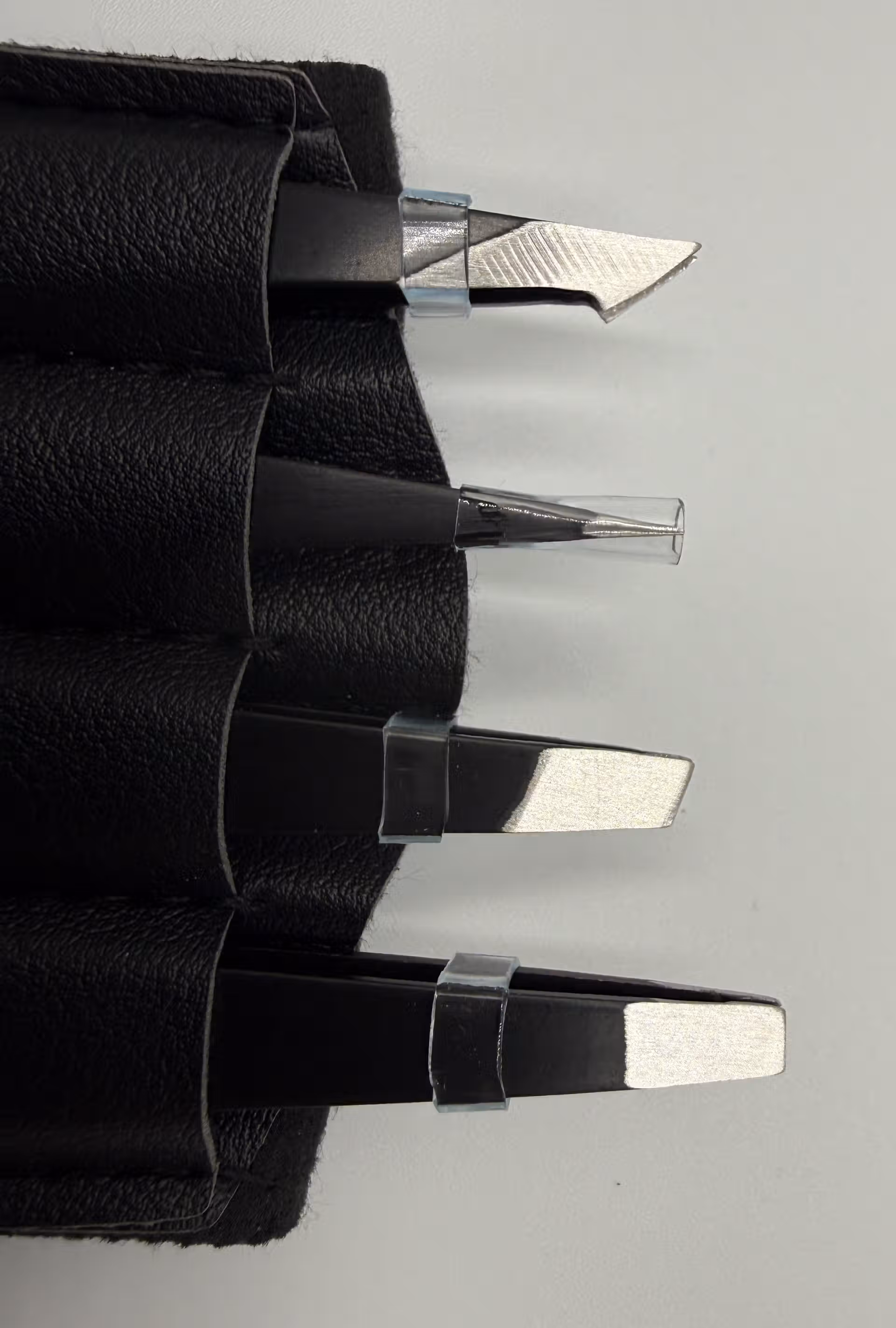 Pinces soins professionnels - Lot pinces avec pochette - Pinces à épiler 4 embouts - Breizhilience.fr