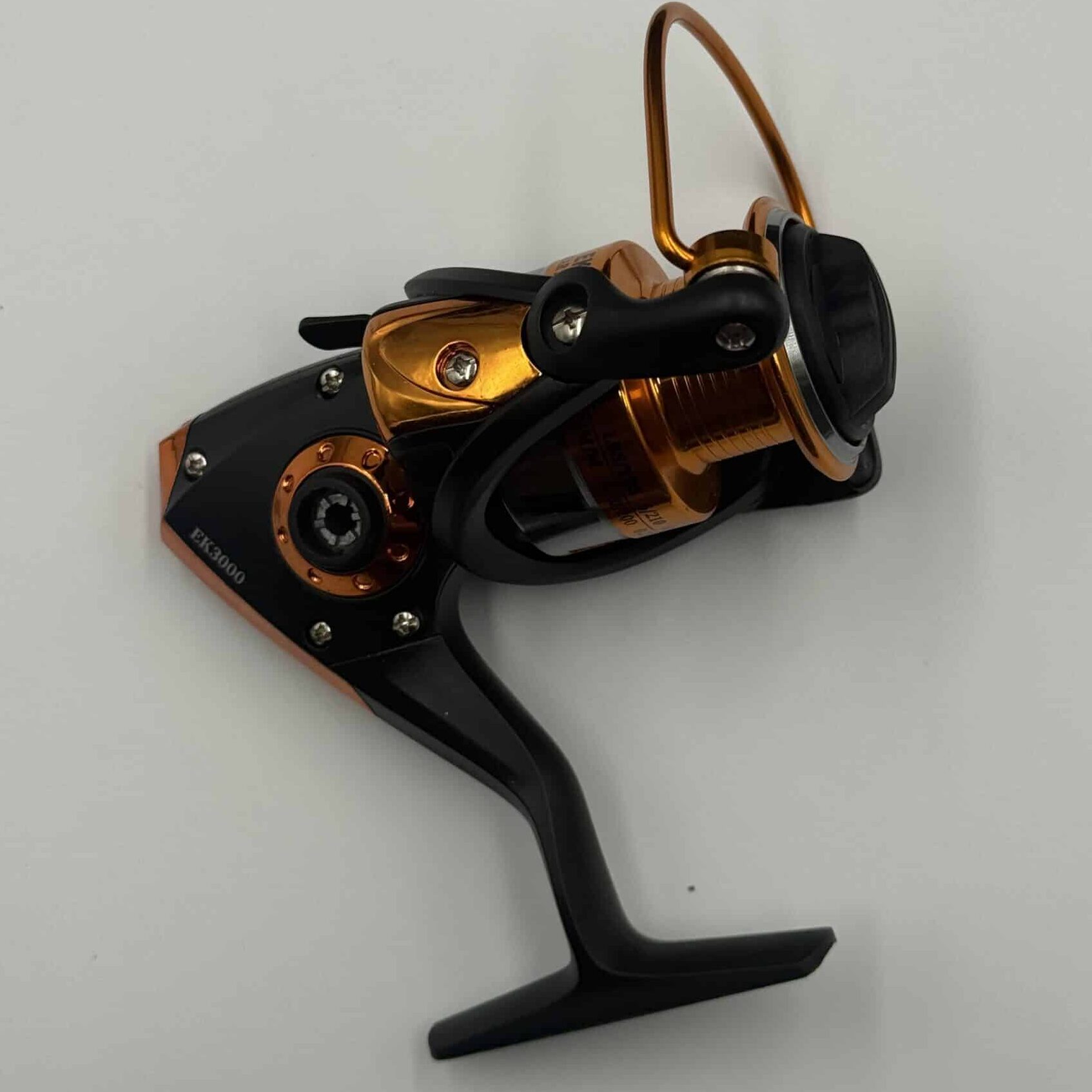 Moulinet de canne à pêche léger et résistant pour pêche en eau douce ou en mer