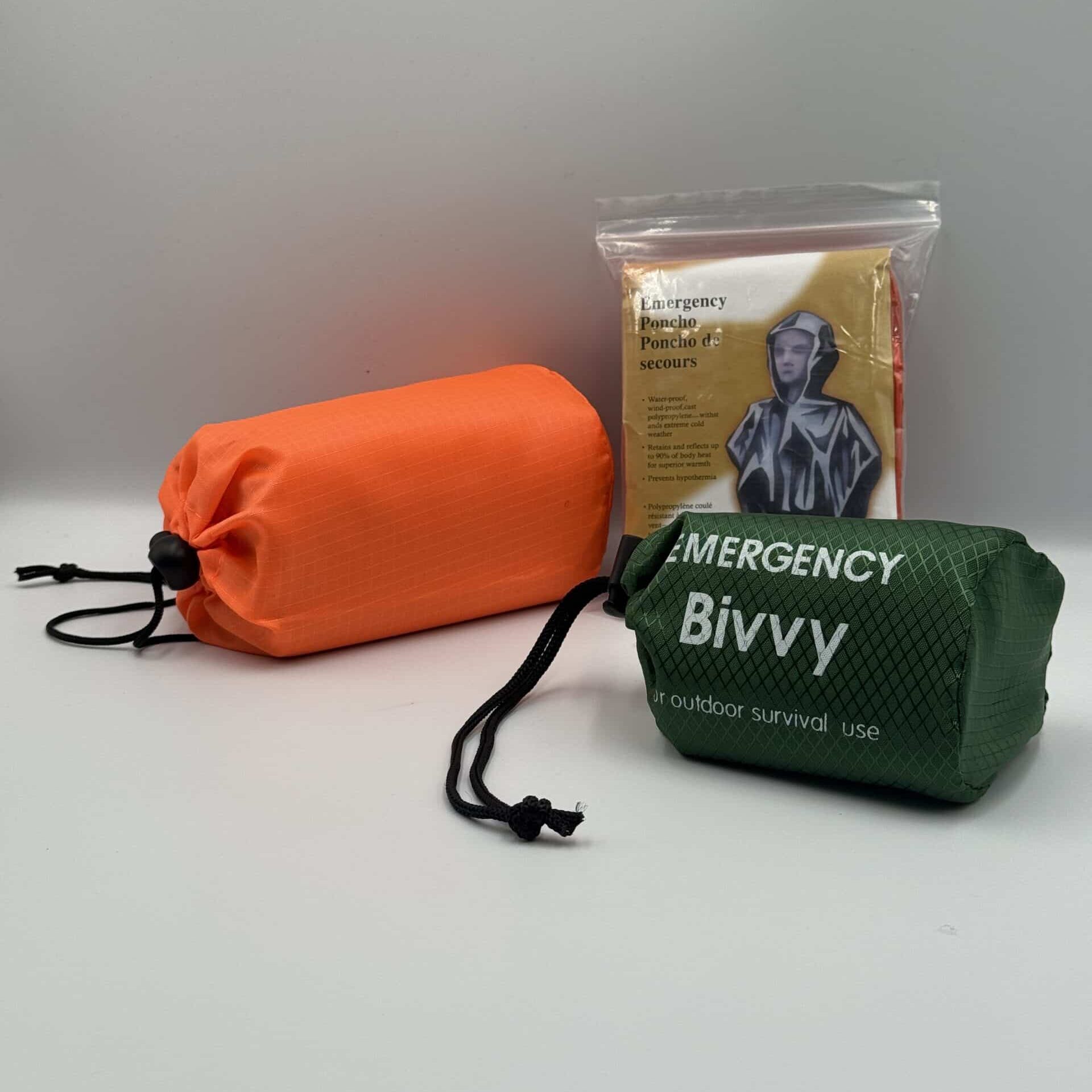 lot-survie-thermique-premiers-secours Lot de survie thermique complet : poncho, tente et sac de couchage d’urgence pour premiers secours – breizhilience.fr